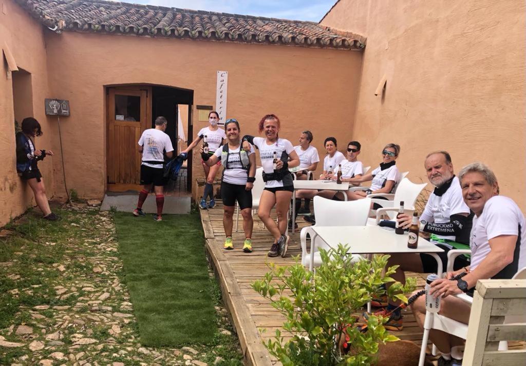 Albergue Turistico La Almazara فيلافرانكا دي لوس باروس المظهر الخارجي الصورة